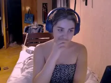 milli1983 – webcam model profile photo Image 5