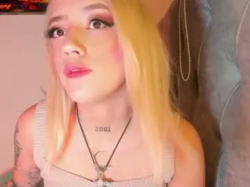 SashaVaughn – webcam model profile photo Image 4