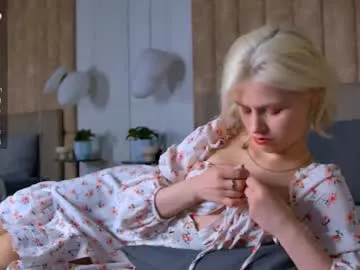 British_EmJess – webcam model profile photo Image 9