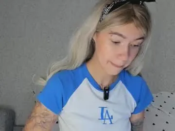 British_EmJess – webcam model profile photo Image 9