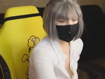 EmmyKrist – webcam model profile photo Image 14