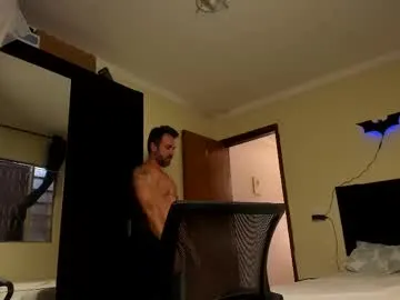 Haluley – webcam model profile photo Image 2