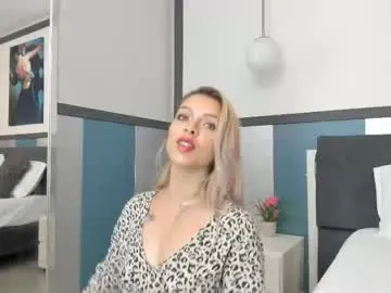 Lilye – webcam model profile photo Image 14