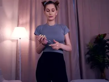 Miqibaob – webcam model profile photo Image 8