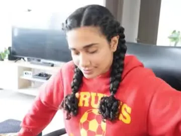 Milforja – webcam model profile photo Image 9