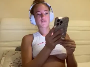 BlondeJJ – webcam model profile photo Image 3