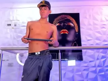 maxkaiden – webcam model profile photo Image 11
