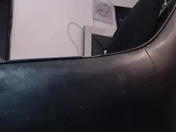 Lilye – webcam model profile photo Image 18