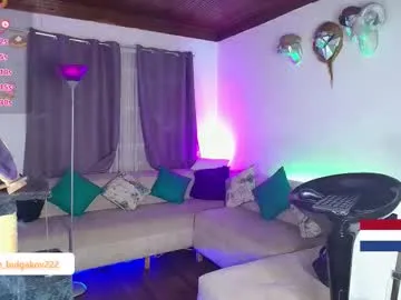 mintlackey – webcam model profile photo Image 18