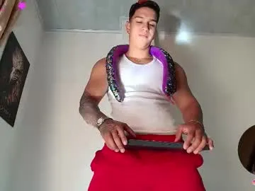 max04 – webcam model profile photo Image 6