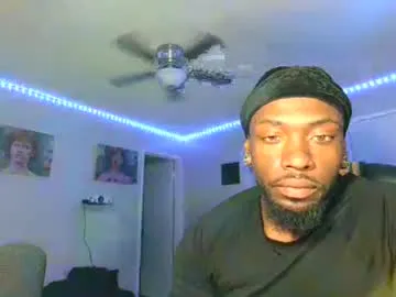 reeves_bae – webcam model profile photo Image 4