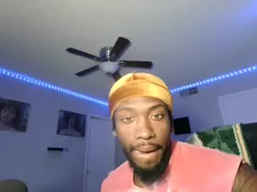 reeves_bae – webcam model profile photo Image 6