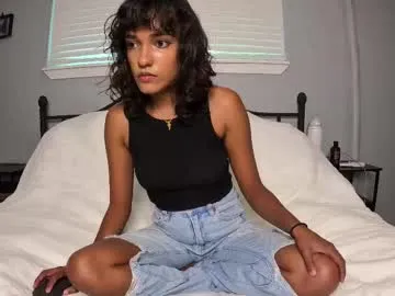 SashaVaughn – webcam model profile photo Image 4