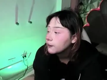 Lilye – webcam model profile photo Image 3