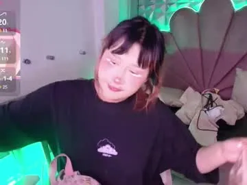 Lilye – webcam model profile photo Image 4