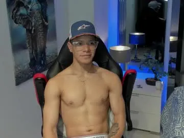 AntonioWest – webcam model profile photo Image 3