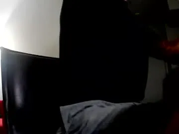 SheOnShe – webcam model profile photo Image 19