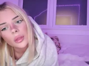 heanvenlyblonde – webcam model profile photo Image 13