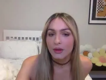 LorrySkye – webcam model profile photo Image 3