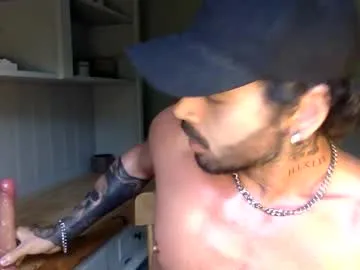 reeves_bae – webcam model profile photo Image 9