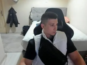 LoraDevine – webcam model profile photo Image 15