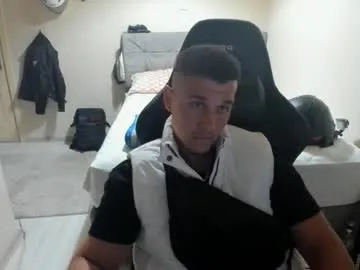 LoraDevine – webcam model profile photo Image 17