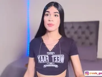 lavetax – webcam model profile photo Image 8