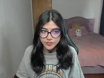 UKRaunchyRobyn – webcam model profile photo Image 13