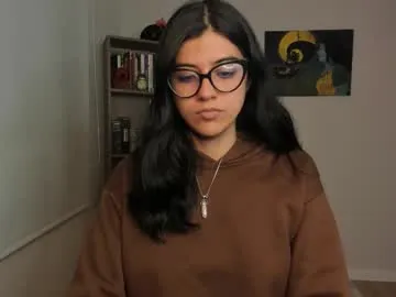 UKRaunchyRobyn – webcam model profile photo Image 16