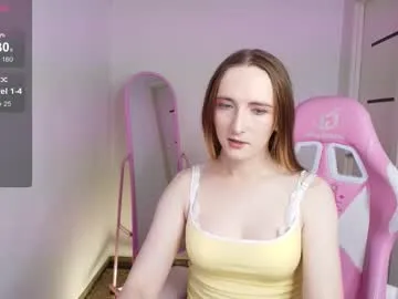 British_EmJess – webcam model profile photo Image 14