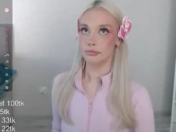 LanaBlondeBush – webcam model profile photo Image 11