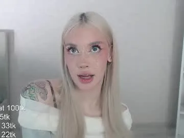 LanaBlondeBush – webcam model profile photo Image 8