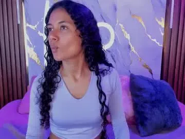 Lilye – webcam model profile photo Image 10