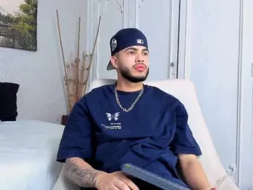 GlamGran – webcam model profile photo Image 5