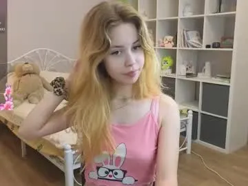 TenderLora – webcam model profile photo Image 11