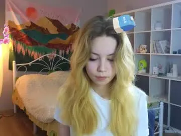 TenderLora – webcam model profile photo Image 7