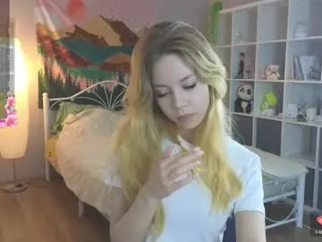 TenderLora – webcam model profile photo Image 8