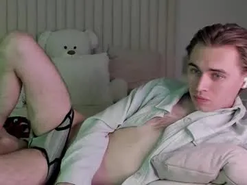 maxkaiden – webcam model profile photo Image 8