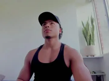 reeves_bae – webcam model profile photo Image 10