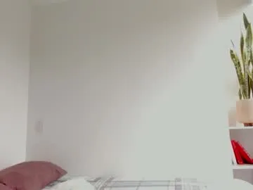 reeves_bae – webcam model profile photo Image 12