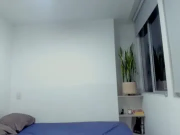 reeves_bae – webcam model profile photo Image 19