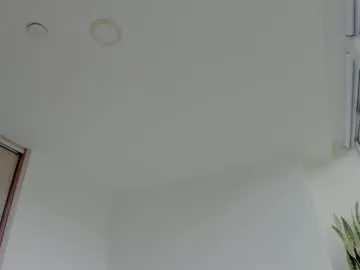 reeves_bae – webcam model profile photo Image 5