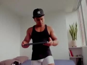 reeves_bae – webcam model profile photo Image 8