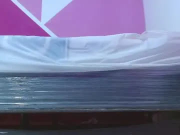 Vikibru – webcam model profile photo Image 19