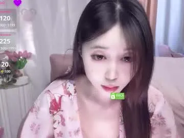 SweetieEva – webcam model profile photo Image 13