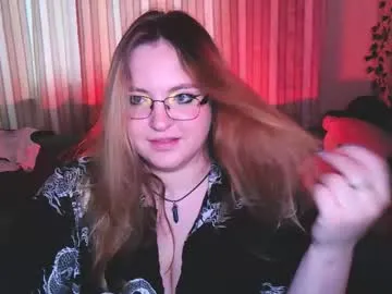 YourWitcher – webcam model profile photo Image 14