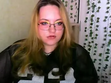 YourWitcher – webcam model profile photo Image 2