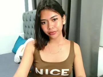 LoraDevine – webcam model profile photo Image 14