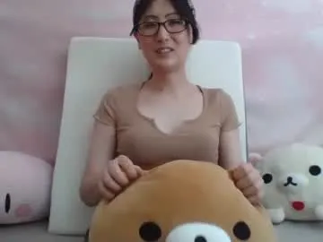 LorrySkye – webcam model profile photo Image 2