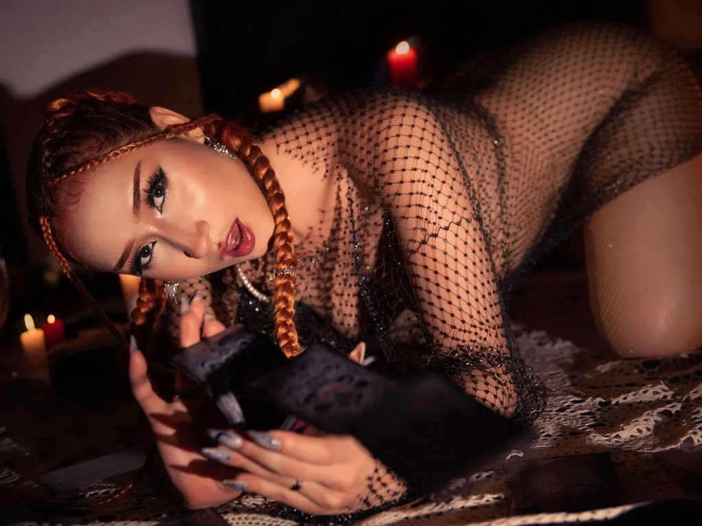 AlyCooper – webcam model profile photo